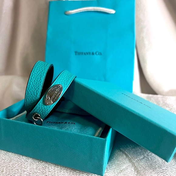 Tiffany & Co. Aqua Leather Bracelet with Silver Plaque - Picture 2 of 13